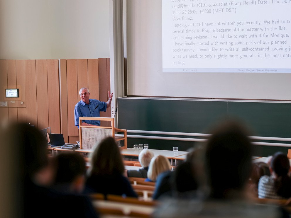 Professor Franz Rendl from Graz showed a screenshot of an e-mail he had received from Svatopluk Poljak.