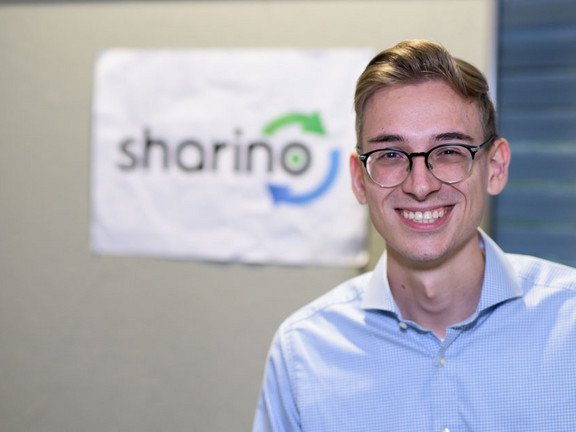 Kevin Muskalla hat die Plattform "Sharino" mitentwickelt, auf der Passauerinnen und Passauer k&uuml;nftig Alltagsgegenst&auml;nde gegen Geld an andere vermieten k&ouml;nnen.