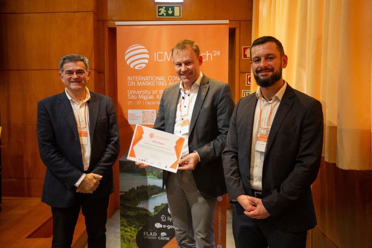 The award-winning study is presented by three participants of the conference.