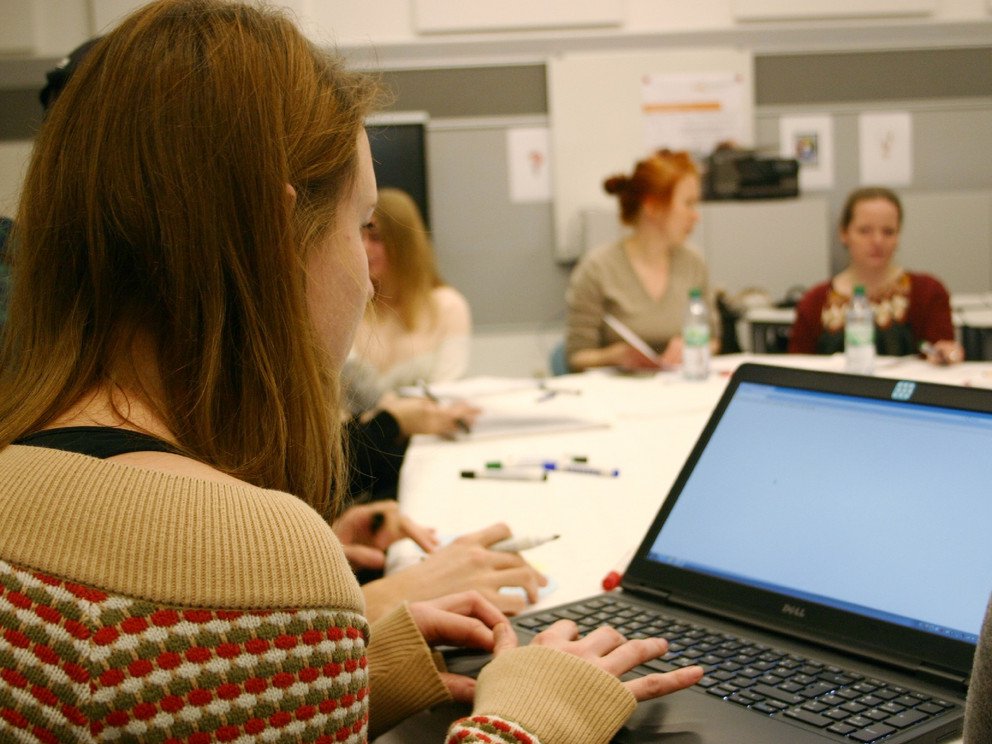 Students training as teachers 