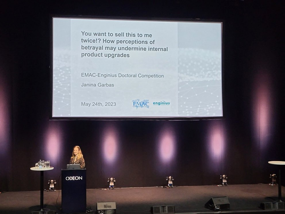 Dr. Janina Garbas bei der Pr&auml;sentation der Ergebnisse auf der Konferenz der European Marketing Academy (EMAC) im d&auml;nischen Odense.