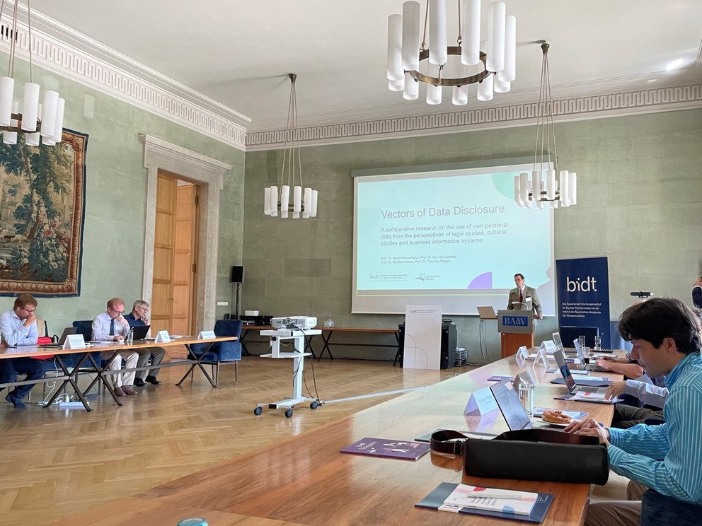 Opening of the conference by Professor Hennemann.