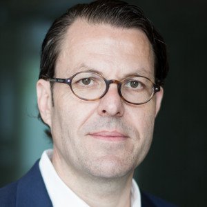 Dr. Urs Gasser