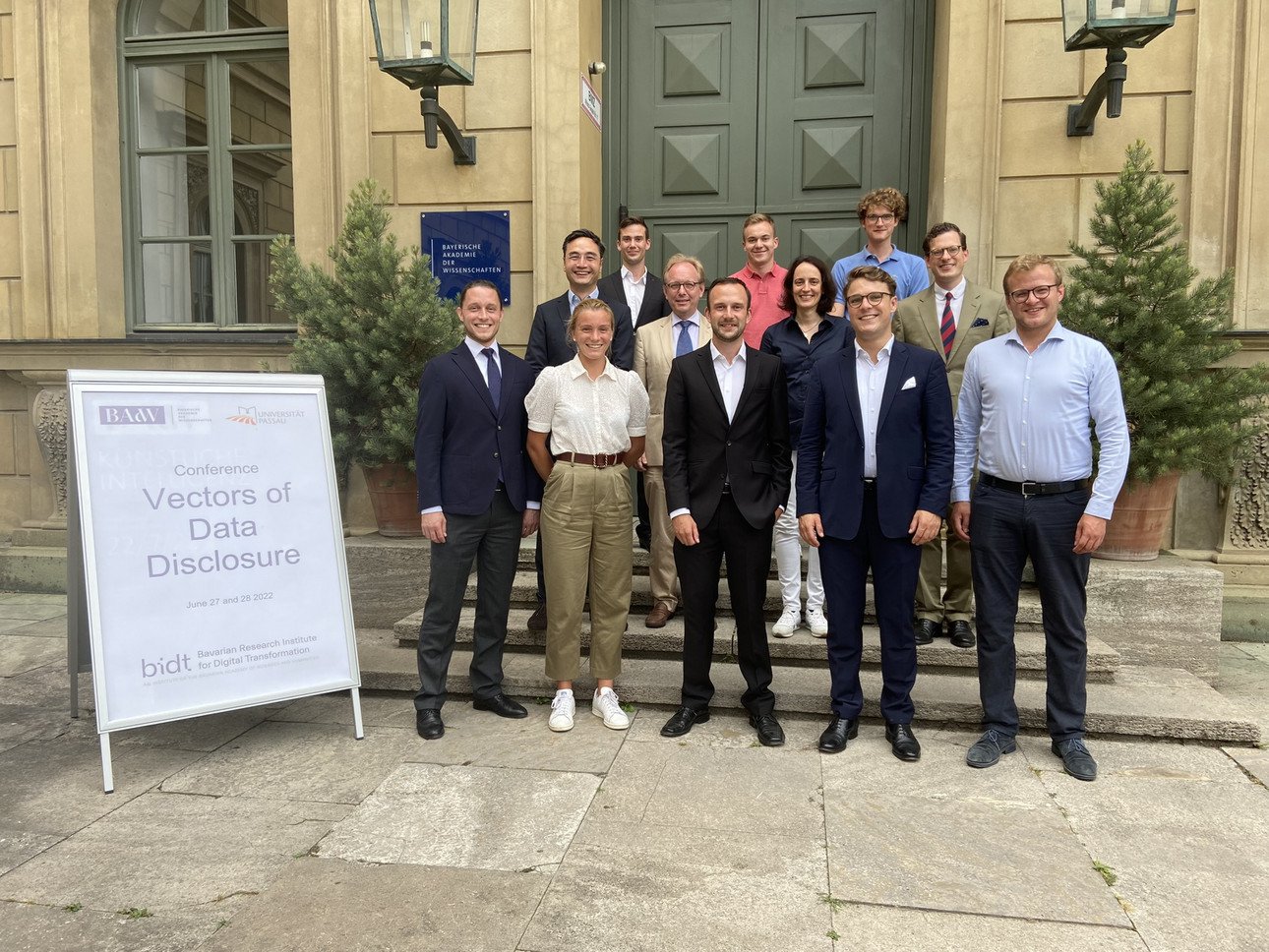 The project team at the bidt conference in 2022.