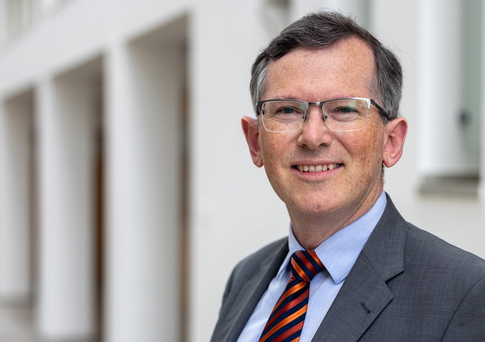 Professor Meinhard Schr&ouml;der