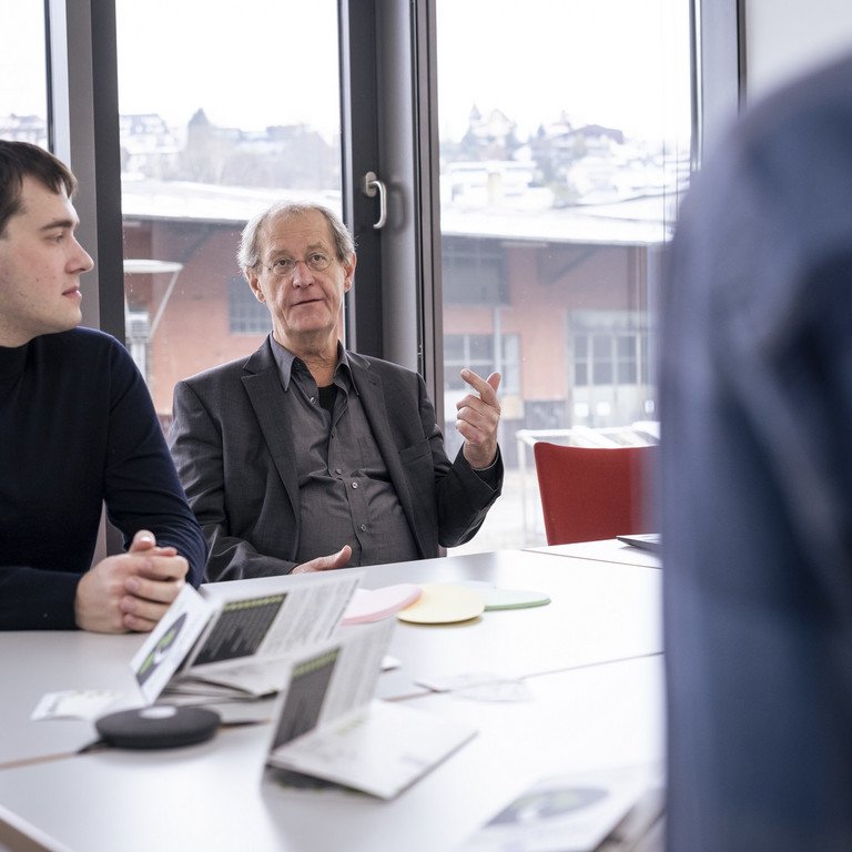 Stepan Gagin und Prof. Dr. Hermann de Meer im Gespr&auml;ch. 