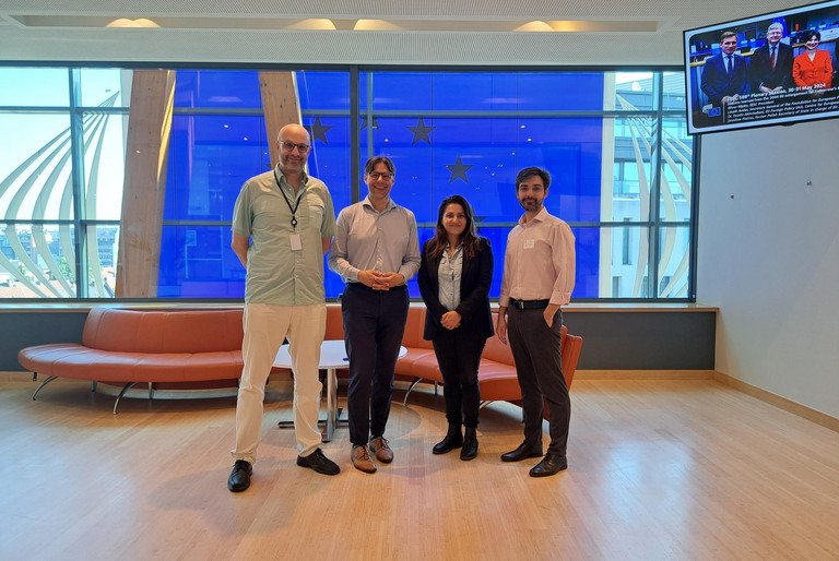 Gruppenbild von Christian Moos (Co-Rapporteur), Julian Plottka (Experte), Ozlem Yildirim (Rapporteurin), Viktor Zoltan Kazai (Experte).