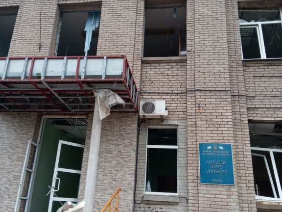 Bilder der Zerst&ouml;rung aus Mariupol: Dr. Olena Melnykova-Kurhanova hat dokumentiert, wie ihre Fakult&auml;t der Staatlichen Universit&auml;t Mariupol v&ouml;llig zerst&ouml;rt wurde.