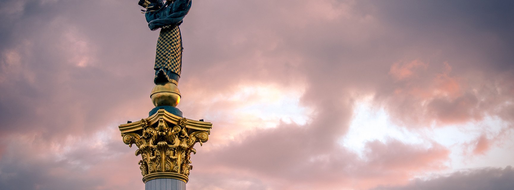 Unabh&auml;ngigkeitsdenkmal der Ukraine auf dem Majdan Nesaleschnosti in Kiew. Foto: Adobe Stock