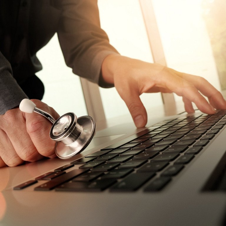 Ein europaweites Team um Prof. Dr. Siegfried Handschuh r&uuml;stet in dem Projekt CS-Aware kleine Beh&ouml;rden und Unternehmen gegen Cyber-Angriffe.