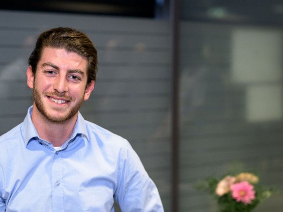 Symeon Ekizoglou geh&ouml;rt zum Team um die App &bdquo;Sir Lunch A Lot&ldquo;, auf der Restaurants Essensbestellungen entgegennehmen k&ouml;nnen. 