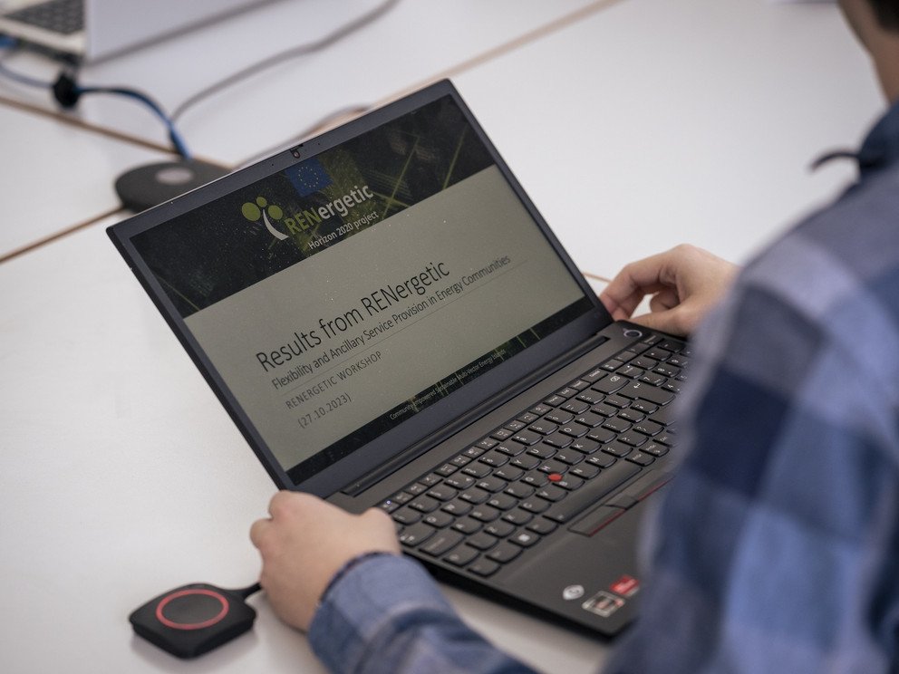 RENergetic Pr&auml;sentation auf dem Laptop.