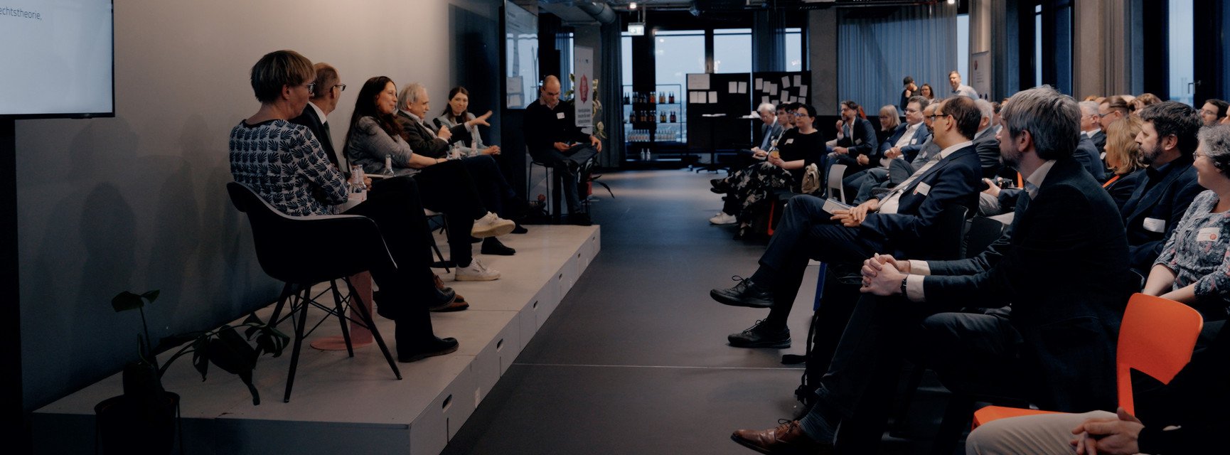 Podium auf der Abschlussveranstaltung des Forschungsverbunds ForDaySec