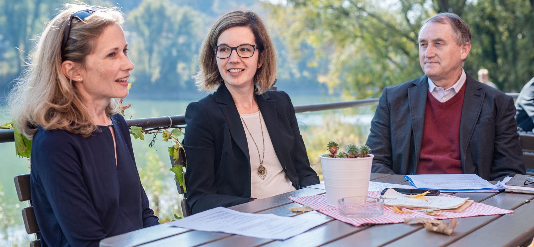 Ringvorlesung Digitalisierung und Gesellschaft: Prof. Dr. Franz Lehner, Prof. Dr. Susanne Mayr und Prof. Dr. Hannah Schmid-Petri veranstalten gemeinsam eine &ouml;ffentliche Ringvorlesung, die das sensible Feld "Alles au&szlig;er Kontrolle? Herausforderungen der Digitalisierung f&uuml;r die Gesellschaft" behandelt. 