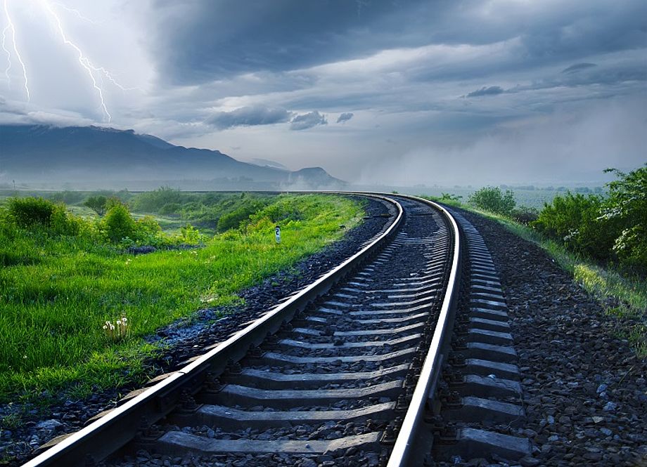 Die Verantwortungsverteilung im Eisenbahnwesen bei der Fahrzeugzulassung und der Aufsicht